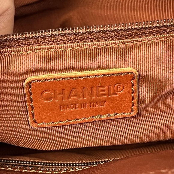 Chanel Executive Tote - Picture 9 of 14